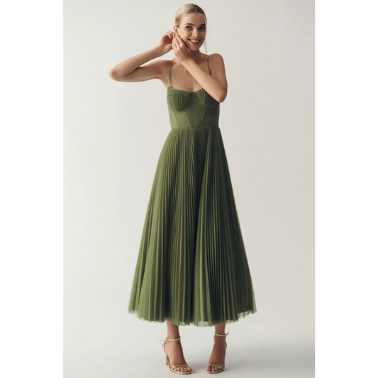 Saraluna Olivia Dress – Modern Elegance With an Open Back