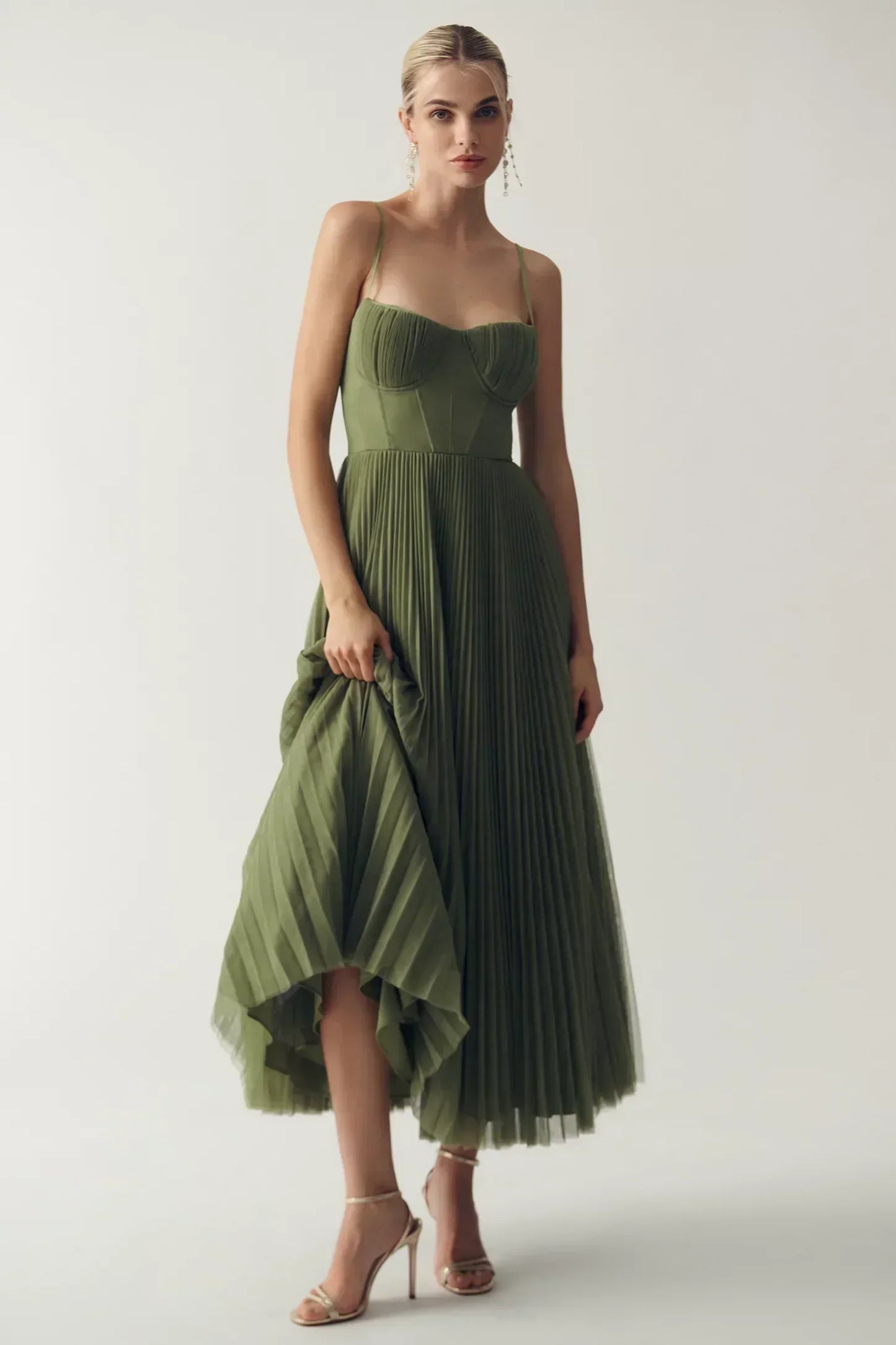 Saraluna Olivia Dress – Modern Elegance With an Open Back