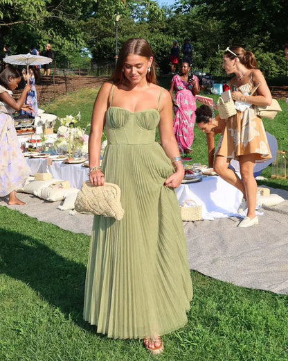 Saraluna Olivia Dress – Modern Elegance With an Open Back